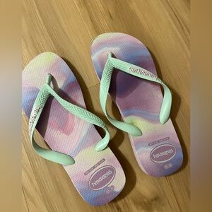 Havaianas Multicolor Swirl Flip Flops with Mint Straps